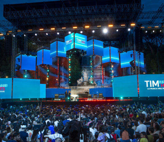 TIM Summer Hits – Dal 7 al 10 giugno, torna la grande musica dell’estate a Piazza del Popolo. Conducono Carlo Conti ed Andrea Delogu