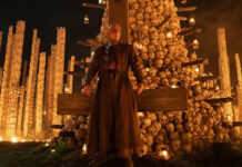 28 anni dopo – Il tempio delle ossa – Recensione del film diretto da Nia Da Costa con Ralph Fiennes